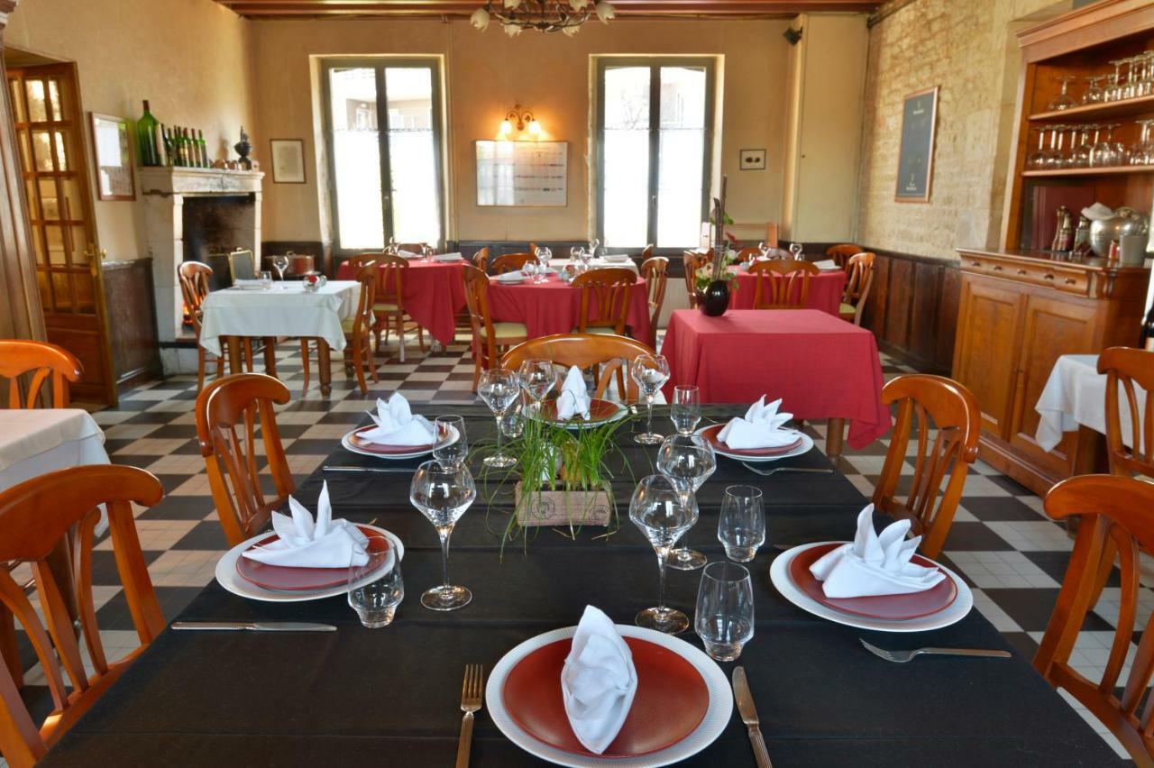 Au Chabichou Hotel Niort Bagian luar foto