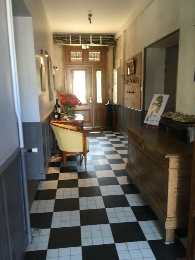 Au Chabichou Hotel Niort Bagian luar foto