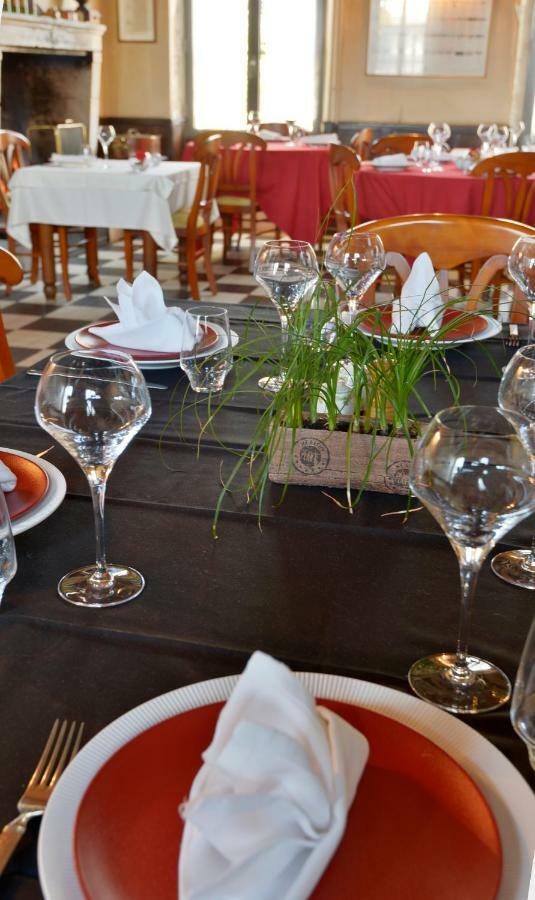 Au Chabichou Hotel Niort Bagian luar foto